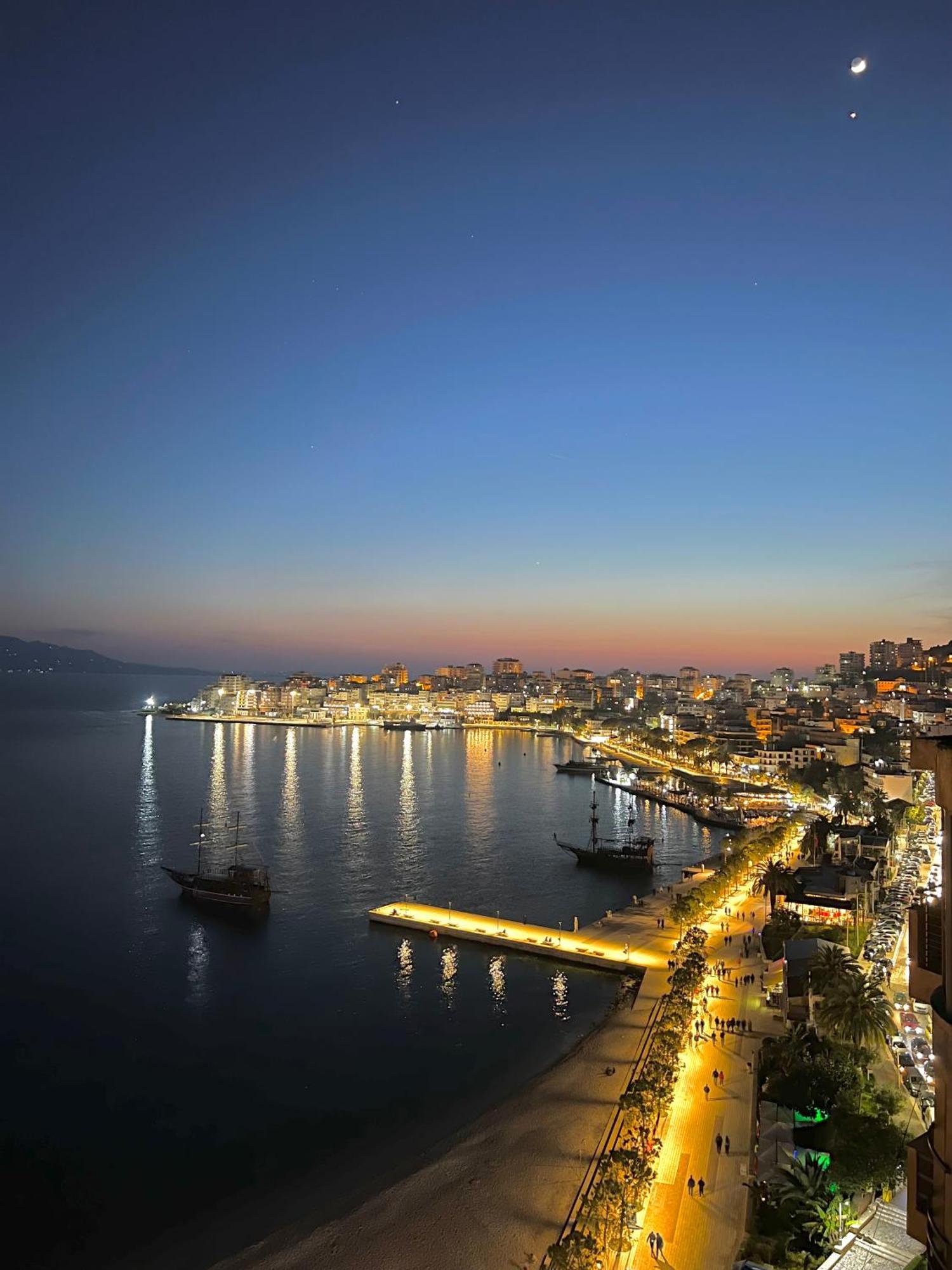 Monte Cristo Hotel With Rooftop Pool Sarandë Exterior foto