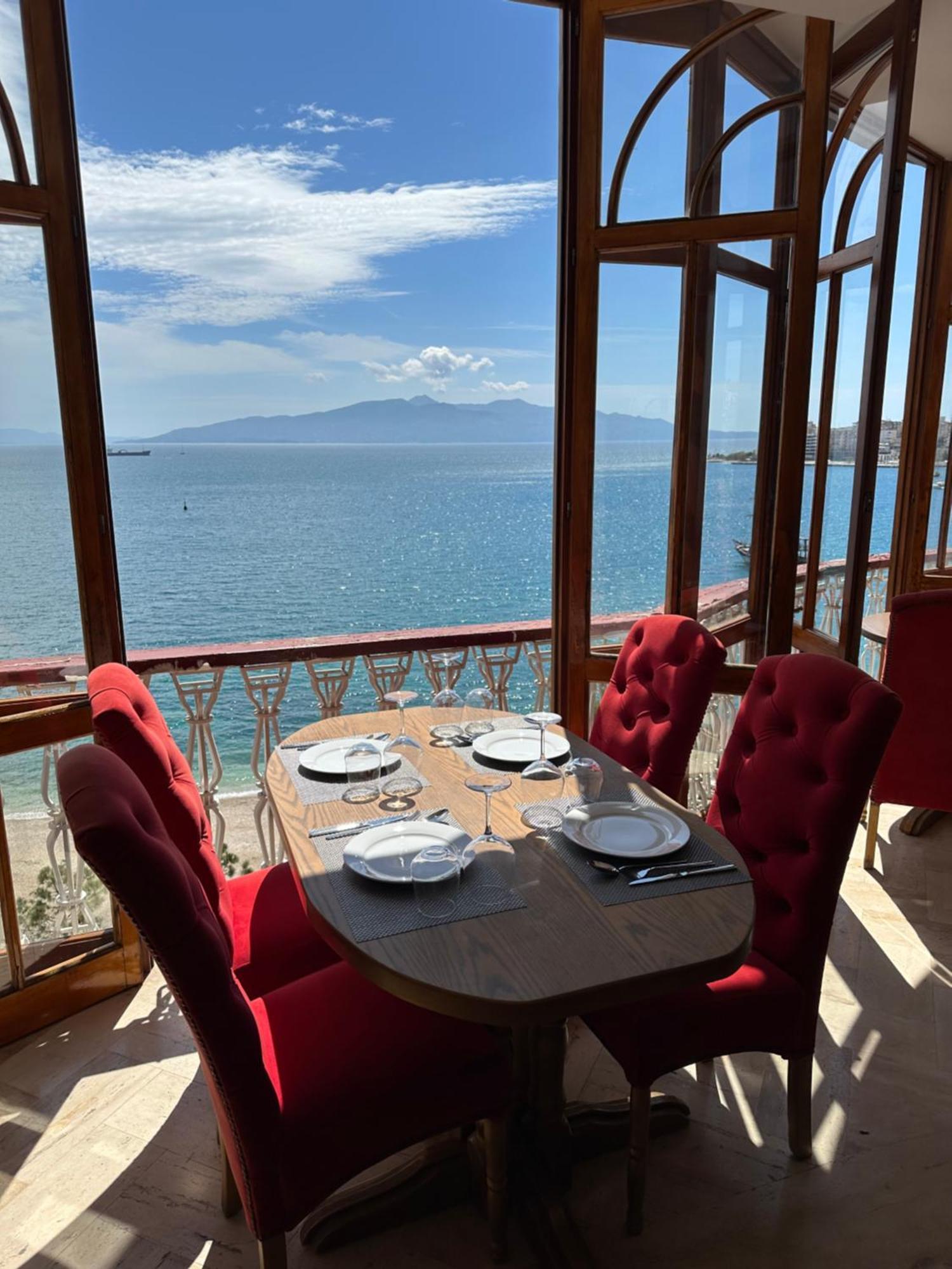 Monte Cristo Hotel With Rooftop Pool Sarandë Exterior foto